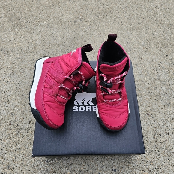 Sorel Whitney waterproof boots toddler girls size 8, 9 and 10 - Picture 3 of 9